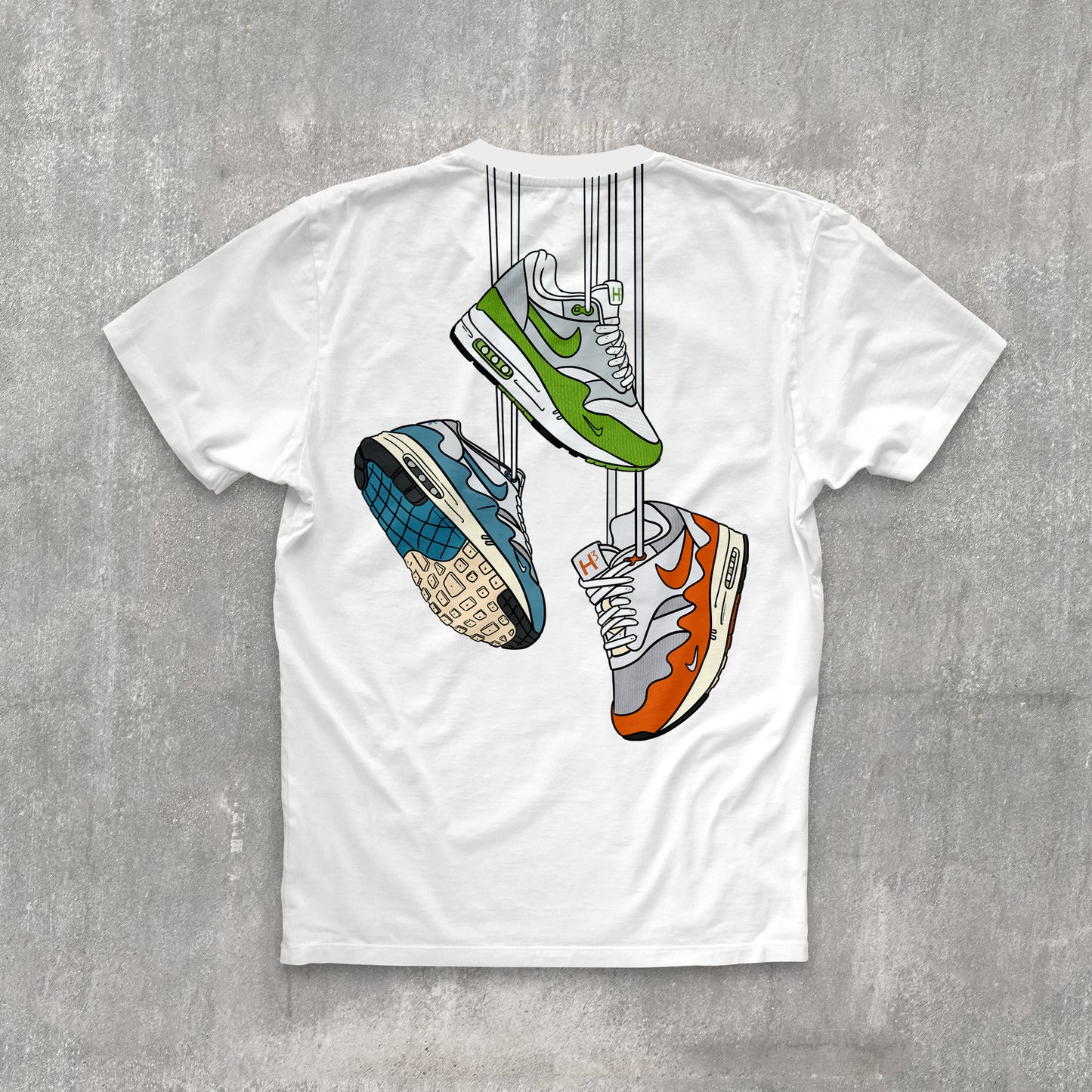 T-Shirt AM1 hängend (weiss)